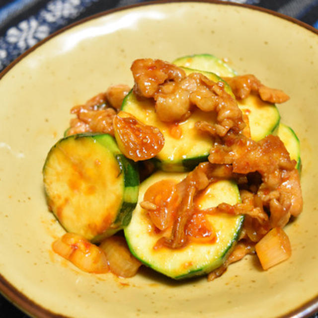 ズッキーニと豚肉の甘辛炒め。らっきょうが隠し味、夏のおつまみ。