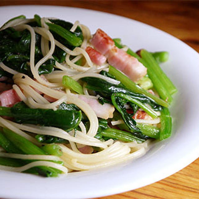 ほうれん草とベーコンのパスタ