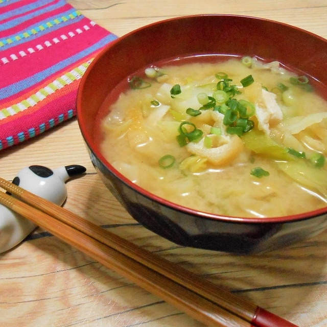 簡単！！キャベツと油揚げの味噌汁の作り方