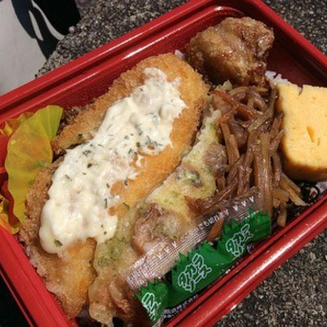 都井岬の灯台で「のり弁」