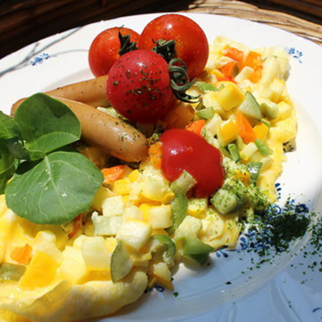 ズッキーニの生サラダでオムレツ☆リメイクでランチ♪