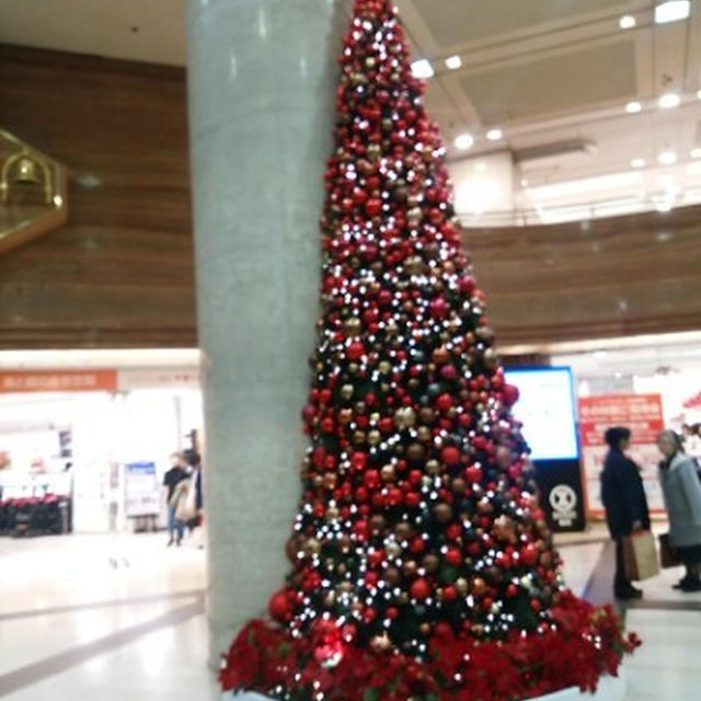 横浜そごうのクリスマスツリーと夏目友人帳大原画展