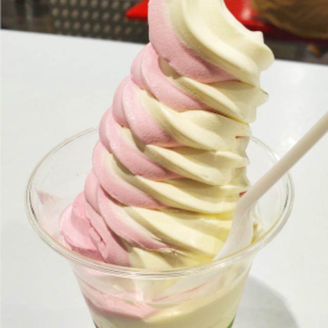 COSTCOイチゴミックスソフトクリーム
