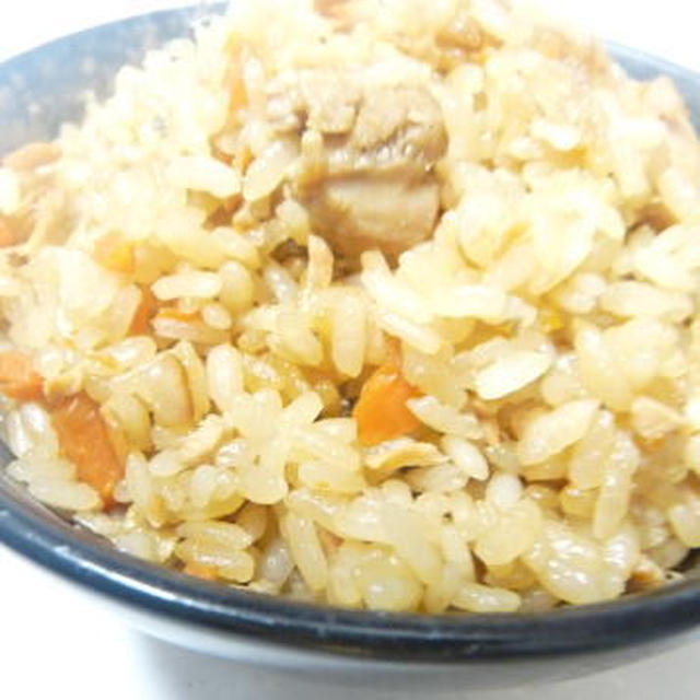鮭と鶏肉の炊き込みごはん☆皮もおいしいよ