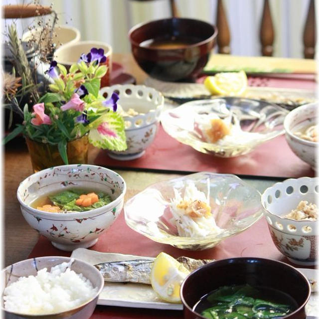 秋刀魚の塩焼き。と　献立。