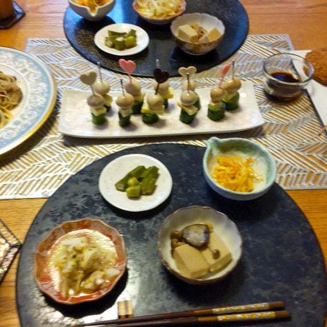 茄子とプチトマトのパスタサラダ、うず玉ピンチョス、揚物盛り(笑)と小鉢５品で晩酌