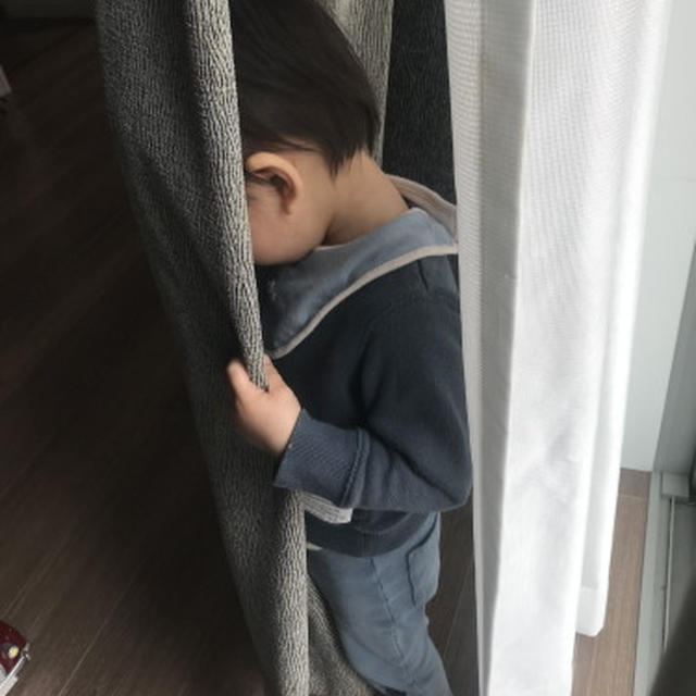 明日から小学生という雑談と息子のかくれんぼ