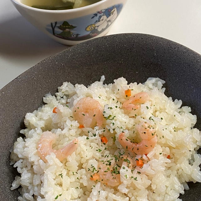 三太郎昼は 業務スーパー冷食えびピラフ♡