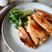 漬けて焼くだけ【手羽中のにんにく醤油だれ】嬉しそう