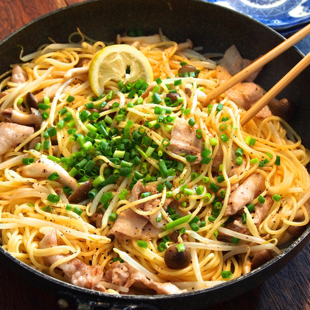 スパゲティは焼きそば風にしてもウマ死！「男の塩焼きそば風スパゲティ」