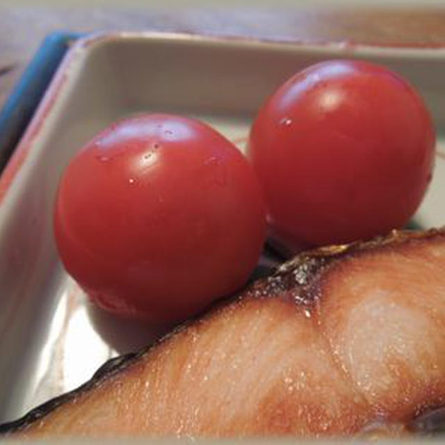 カシス黒酢トマト