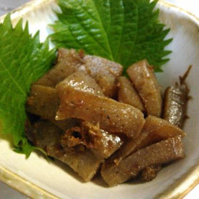 豚肉の炒め物、ウルメイワシの刺身、小鉢2種（こんにゃく、おくら）