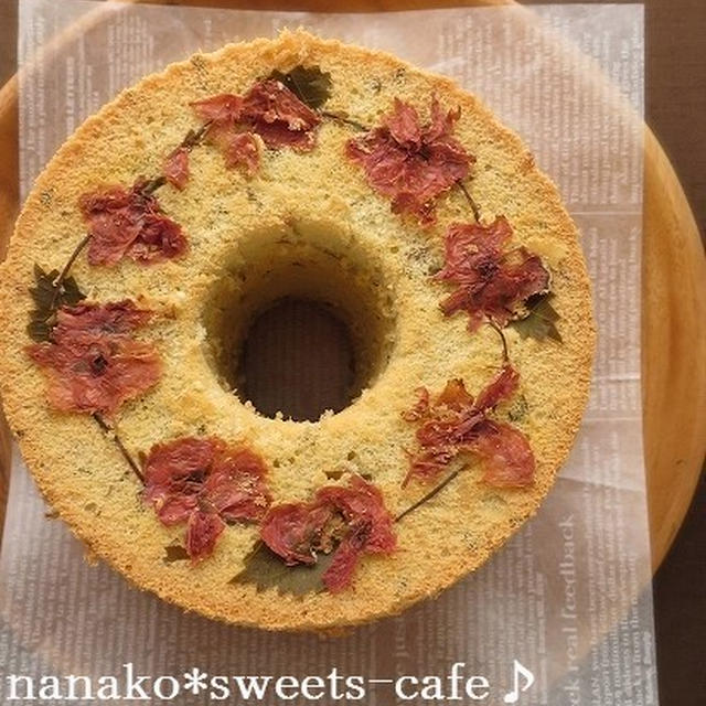 桜のシフォンケーキ