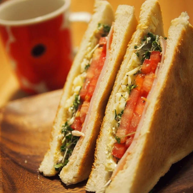 【レシピ】朝ごはんにおすすめ！栄養満点のブロッコリースプラウトサンドイッチ！