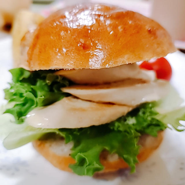 火曜日：ゴミ袋の口を縛るだけのことが‥
