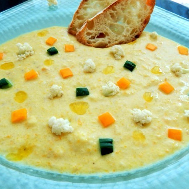 黄色ズッキーニの冷たいスープ