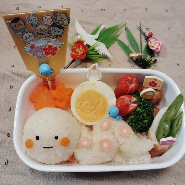 巳年おにぎり弁当【デコ弁】#平日お昼ご飯はお弁当or外食
