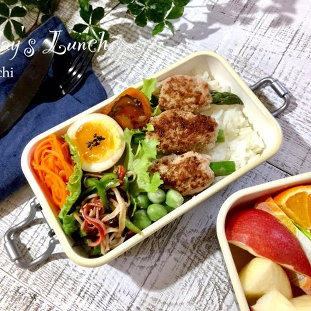 パパと息子の✳︎アスパラの塩豚つくねのっけ弁当♡