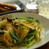 カレー風味の野菜炒めスパと、ナスのフライ