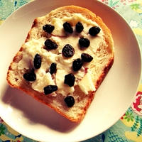 リンゴポテトサラダのトースト