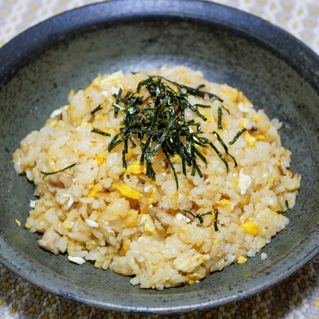 ごま油がポイント「残った鶏の炊き込みご飯で作る焼き飯」&「炊き込みご飯のレシピは」