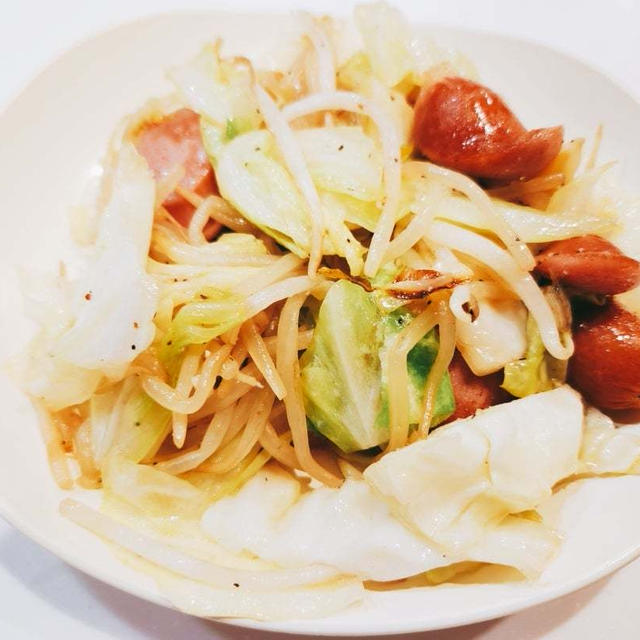 【レシピ】おうちにあるもので簡単♡ウインナー野菜炒め