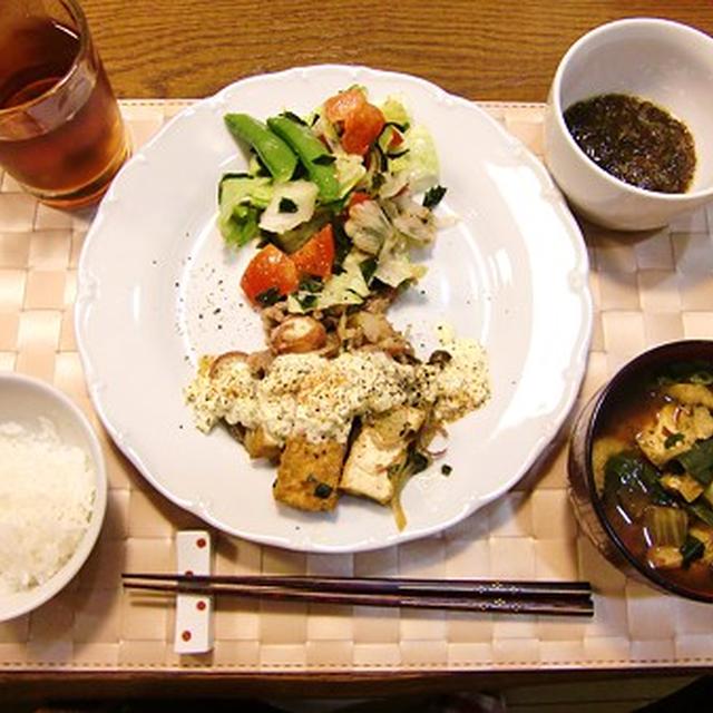 ニラ醤油αの豚焼肉☆タルタルソース添え＆海草と野菜のサラダの定食♪