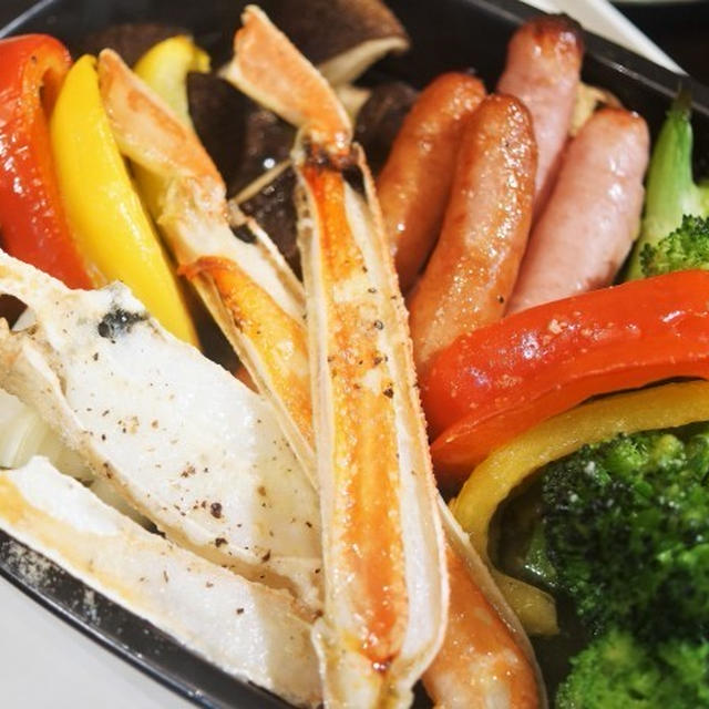 ■簡単！！おもてなし料理【蟹とウインナーと野菜のスキレット焼き】