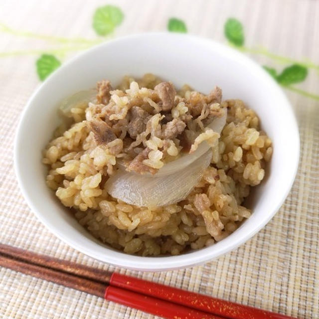ありそうで無かった♪炊き込み牛丼
