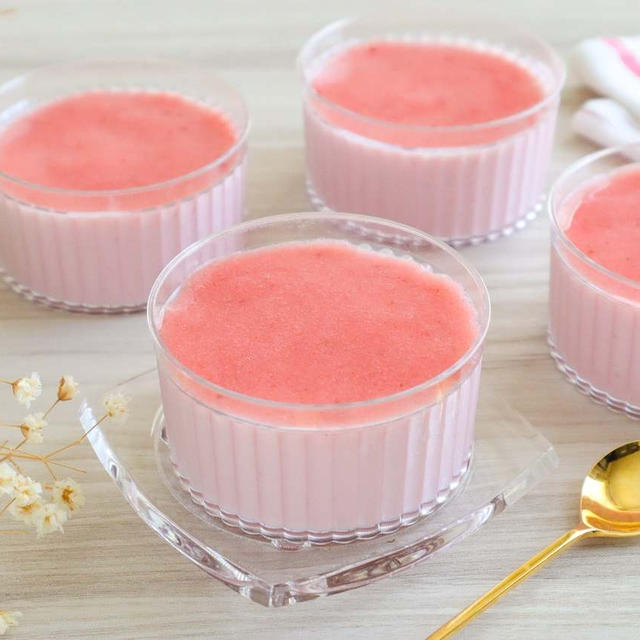 ＊【michill】生クリームなし！冷凍苺で簡単にできる「いちごのヨーグルトムース」レシピ＊