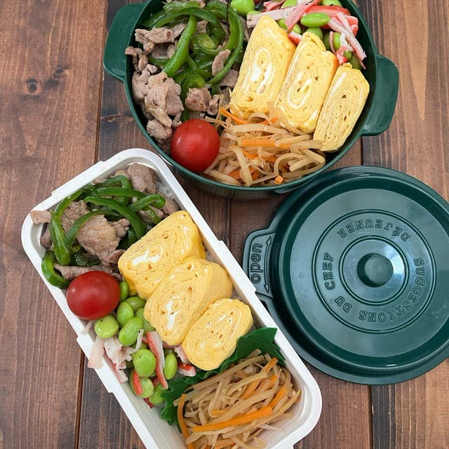 豚肉とピーマン炒め弁当と　シナモンシュガーバターロールパン