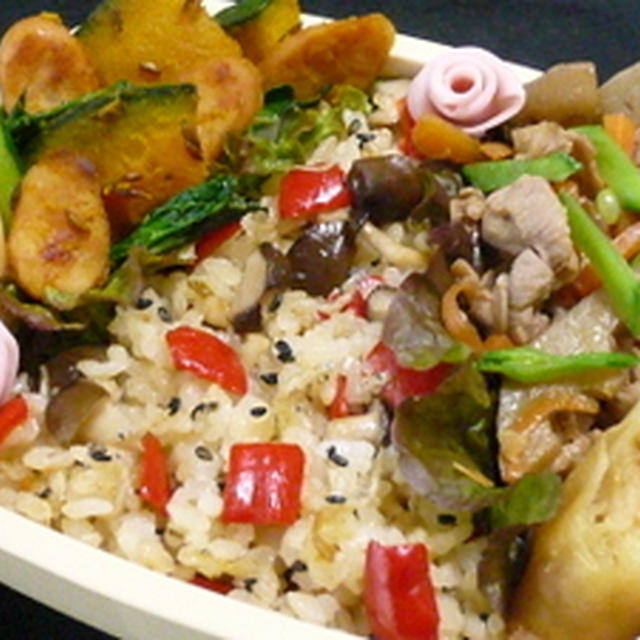 じゃこと赤ピーマンのピリ辛炒飯弁当