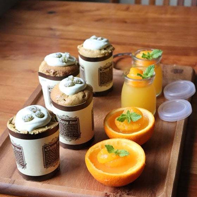 オレンジゼリー と 抹茶のカップシフォン。