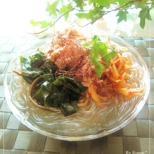 もやしで作る簡単キムチ☆喉越しつるりん辛い麺。。