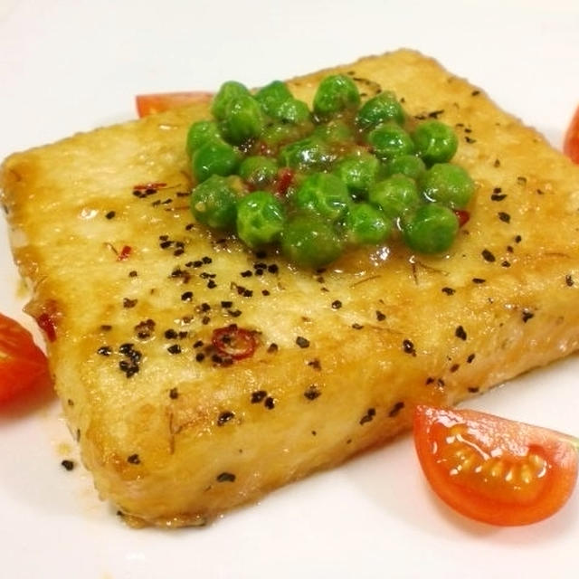 簡単ヘルシー！にんにく味噌の豆腐ステーキ