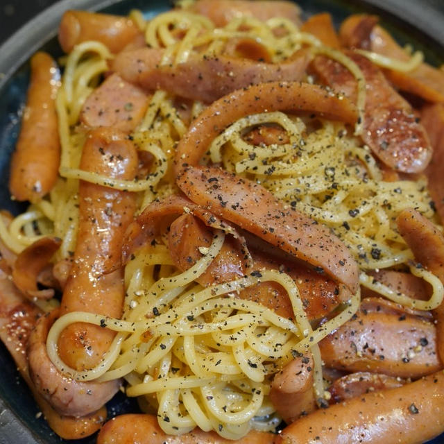 カラヒグ麺を使った、ソーセージだけスパゲッティ
