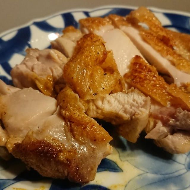 塩とカレー粉を混ぜて擦り込んて焼いただけの鶏もも肉
