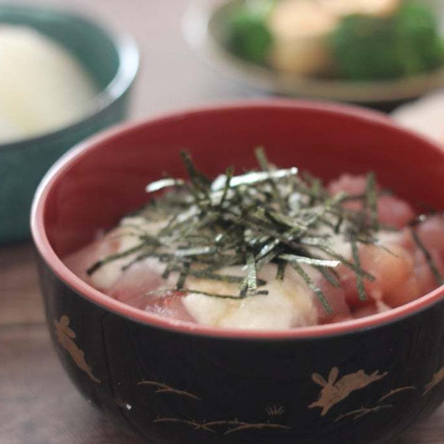 いしり魚醤でまぐろの山掛け丼とまごわやさしいダイエット献立　