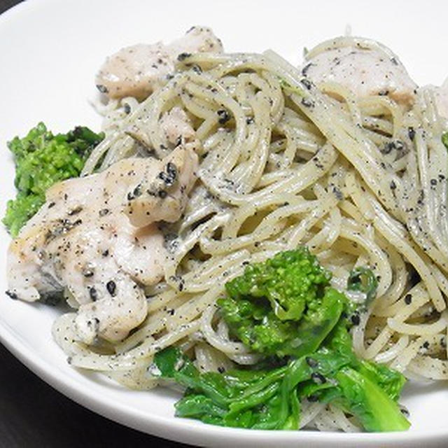 鶏むね肉と菜の花のまろやかピリ辛パスタ