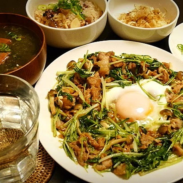 ホタルイカとタケノコの炊き込みご飯、水菜と豚コマ肉の炒め