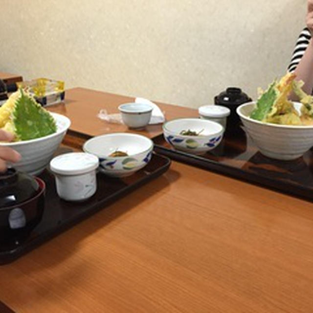 もうこれ以上は入りましぇ～ん！の天丼セット