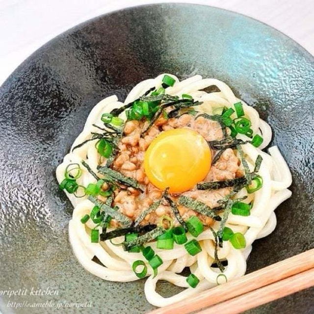 【5分で完成‼︎】おひとり様のズボラ飯＼釜玉納豆うどん／