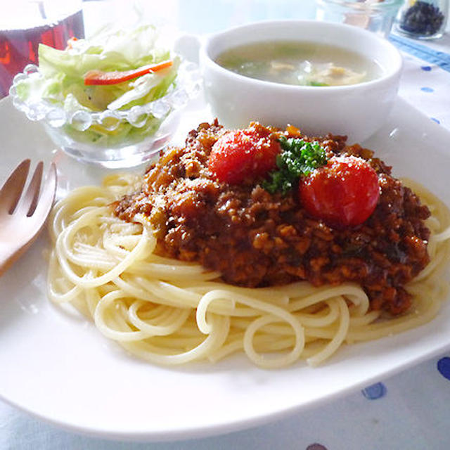 プチトマミートソースパスタ♪二人ランチ