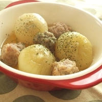 圧力鍋でトロトロ♪ミニ玉ねぎと肉団子のサフランコンソメ煮☆スパイス大使☆