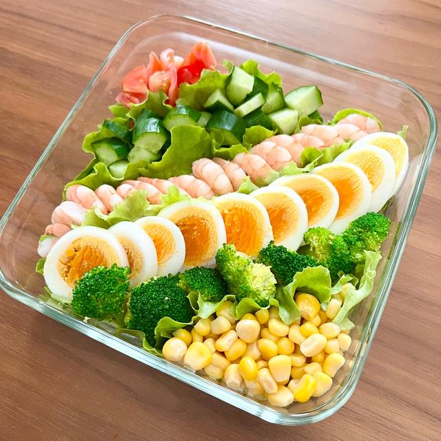 持ち寄りに便利な彩りサラダ