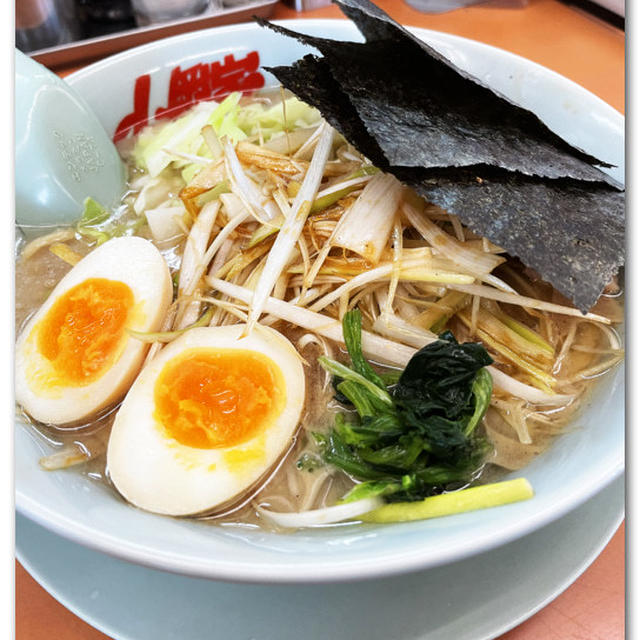 醤油ネギラーメンを啜る 〜キャベツ・LINEクーポン味付け玉子・山岡家〜