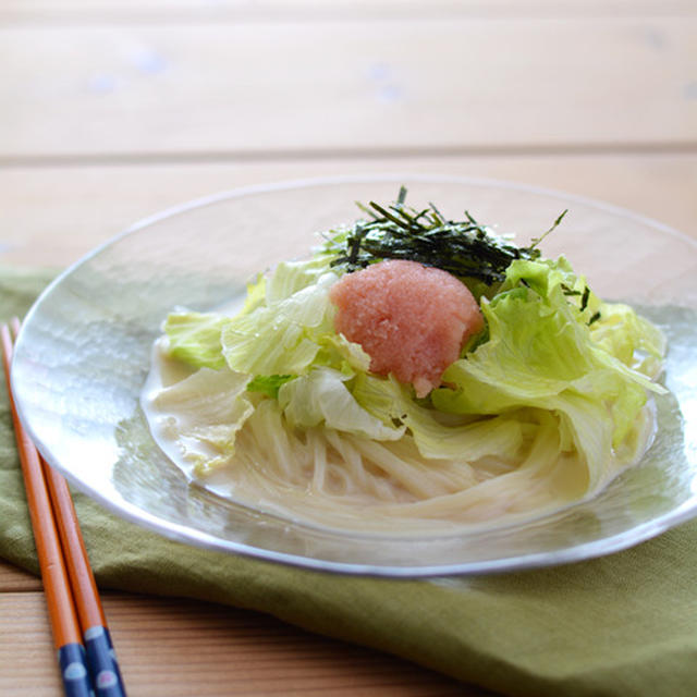 冷やしたらこ豆乳うどん。（冷凍うどんで）と三人デート♡