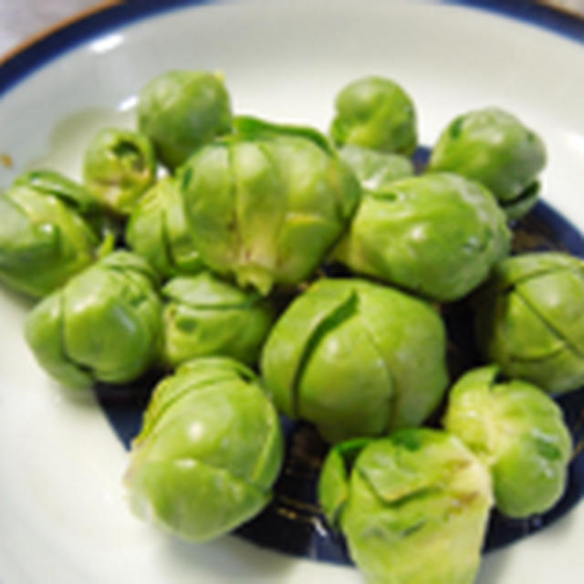 芽キャベツ、食べ放題開始。