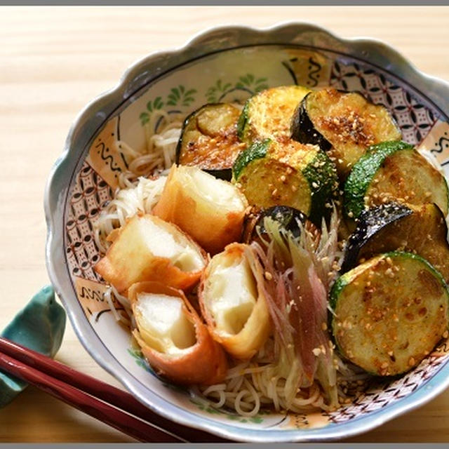 揚げ野菜のせピリ辛そうめん