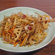 シャキうま 根菜の三重奏～♪ れんこんが主役の甘辛きんぴら